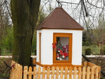 Kapliczka w Dobieszkowie